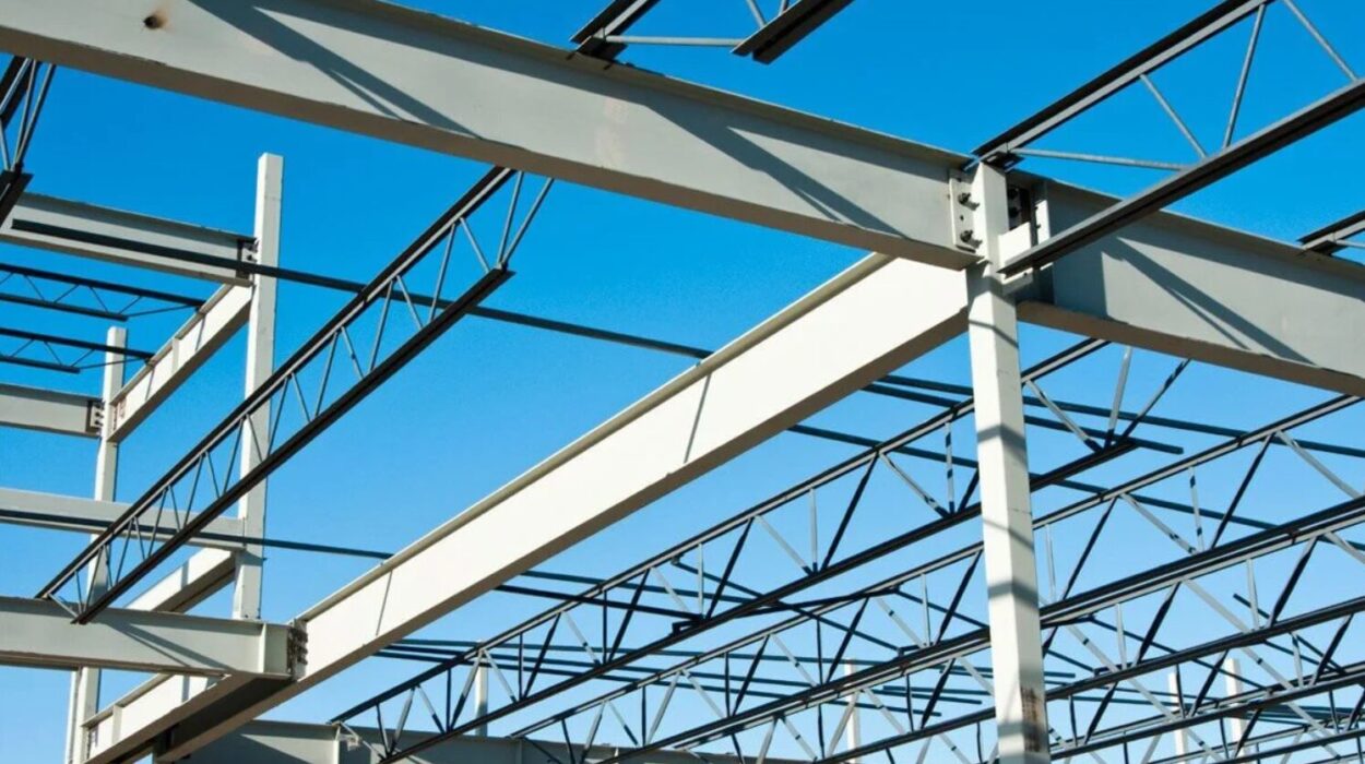 Металлические колонны и фермы: надежный каркас для вашего здания от «Сталькран»