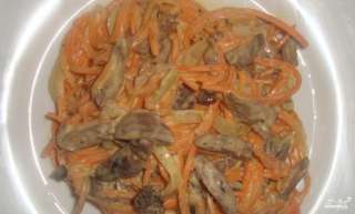 Салат с печенью и корейской морковкой