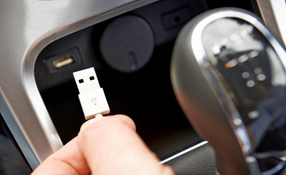 Почему «тормозит» USB-зарядник? Проверяем вскрытием